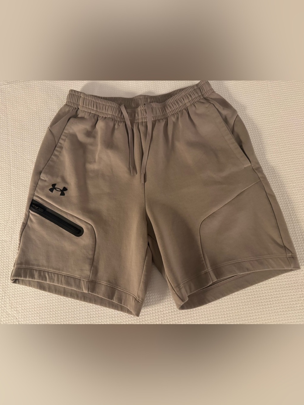 Under Armour Men's Tan Athletic Shorts M Drawstring Elastic Waist Pockets